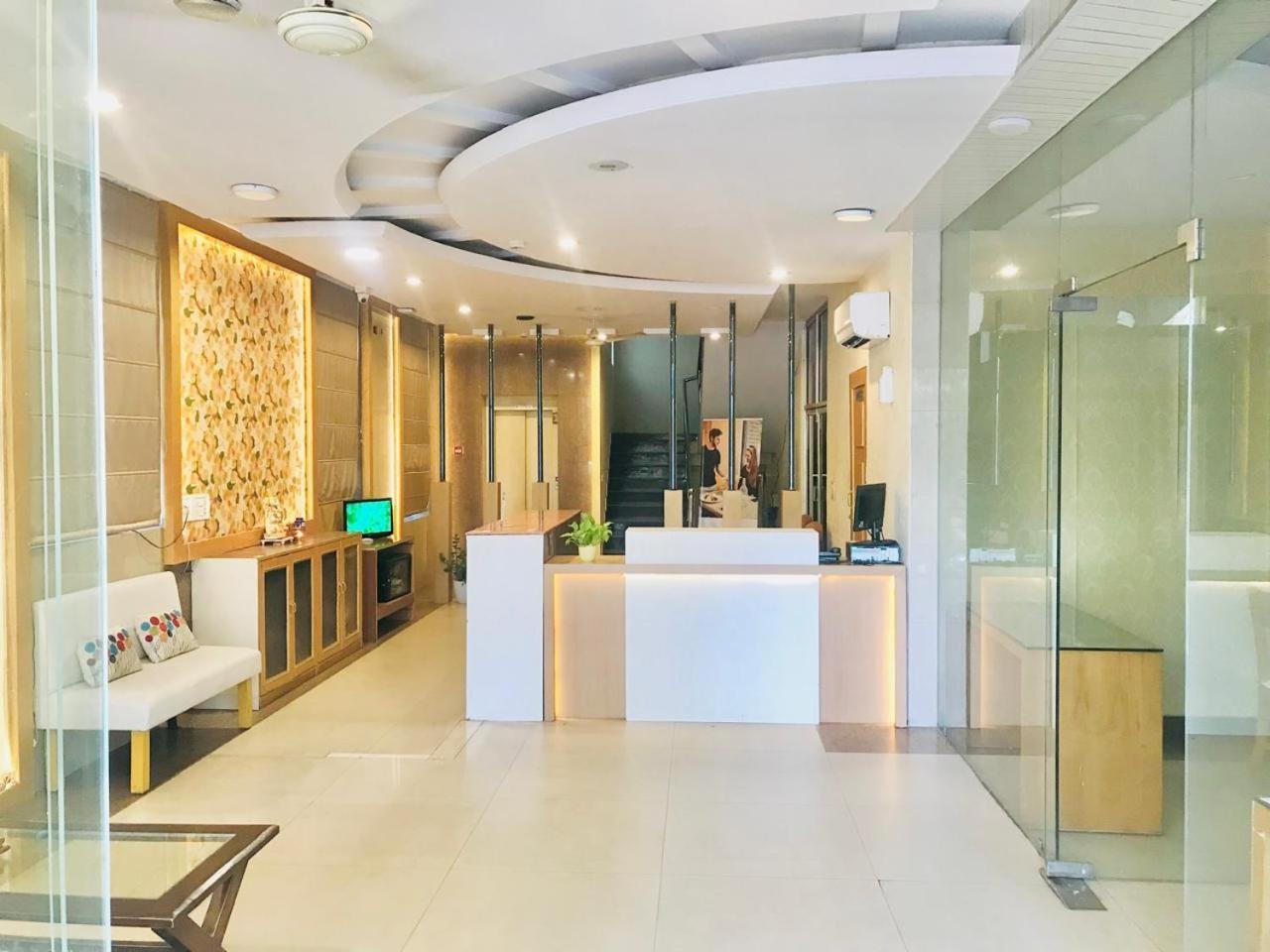 Tulip Palm Hotel Jaipur Buitenkant foto