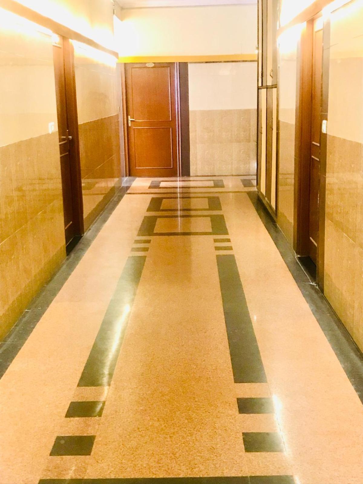 Tulip Palm Hotel Jaipur Buitenkant foto